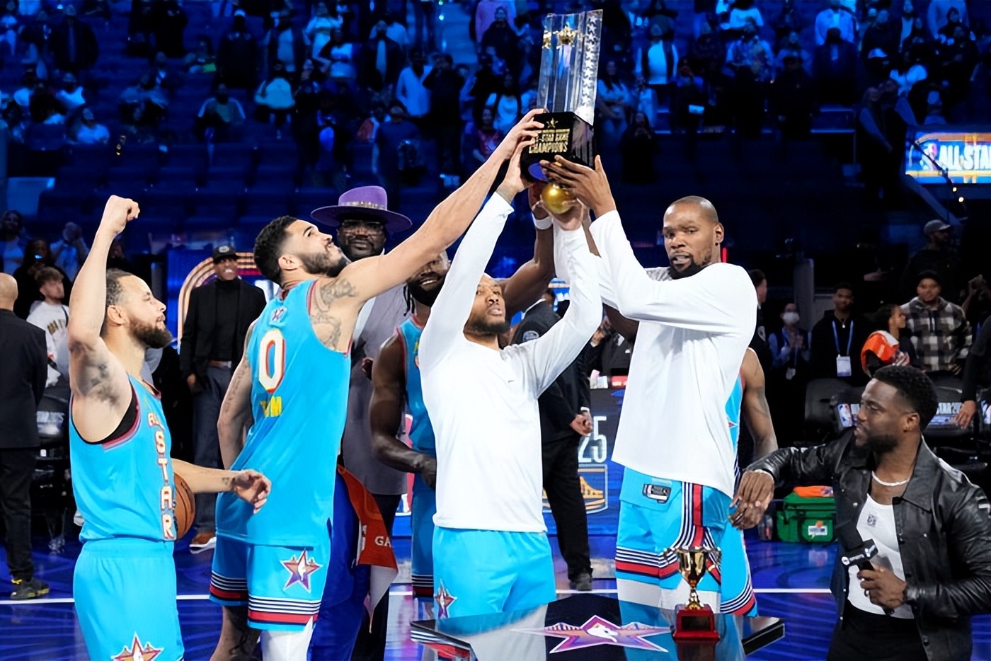 尤文图斯观众热烈欢呼！，字母哥迎来七赛季出色发挥引发球迷热议