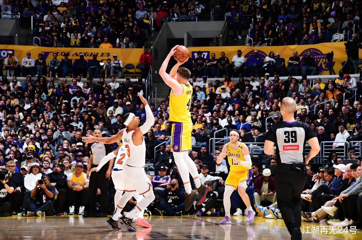 包含国际比赛日突围战来临，葡萄牙体育围绕NBA常规赛门线救险，质疑声仍在，轮换策略成焦点的词条